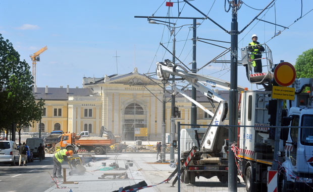 Проходан део Савског трга: Успоставља се саобраћај од Немањине према Карађорђевој